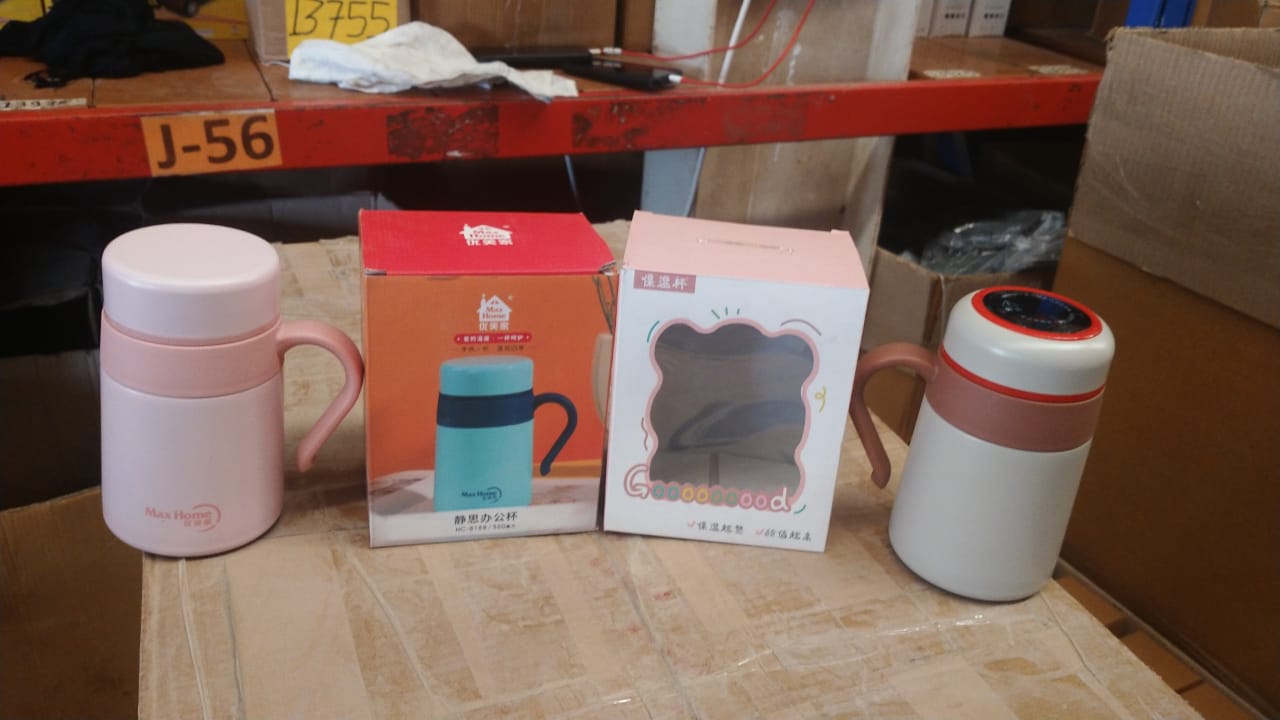 Stainless Steel Mug / Bottle Vacuum Insulated Cup with Handle & Small cup (550 ML)