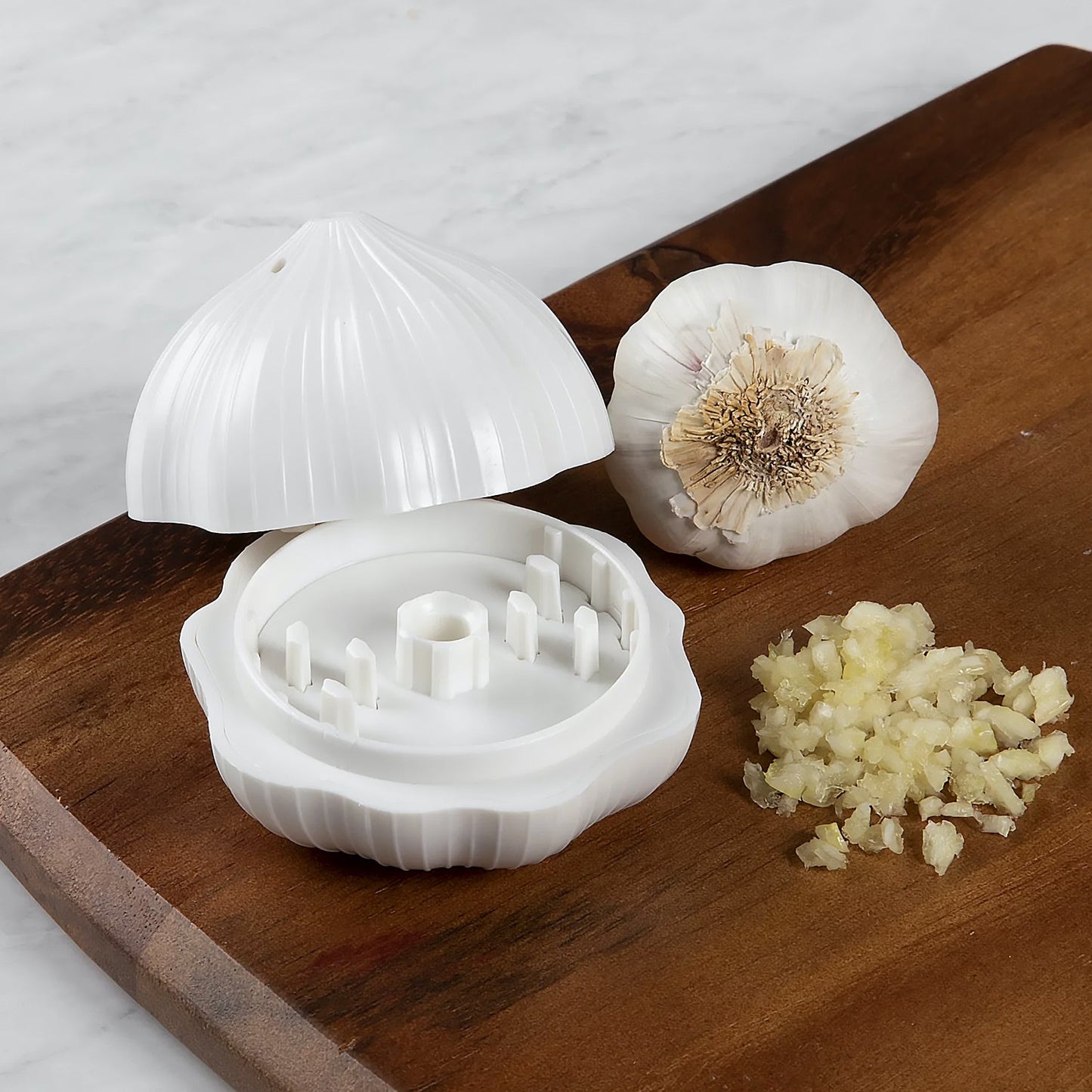 Garlic Press Sharpener Device – Portable Manual Ginger, Chili & Garlic Crusher, Masher, Chopper & Grinder for Kitchen Use