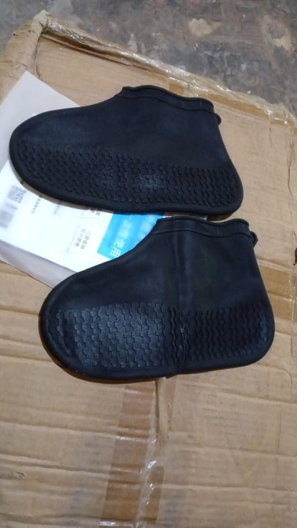 Non-Slip Silicone Rain Reusable Anti skid Waterproof Fordable Boot Shoe Cover (Small Size / 1 Pair / Mix Color)
